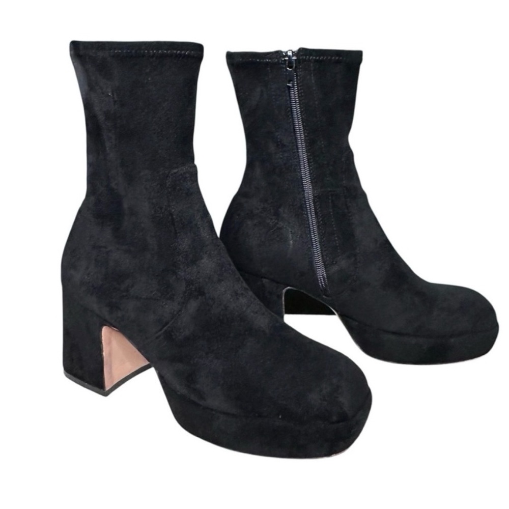 Chic Black Heeled Boots for Women - Picture 2 of 6